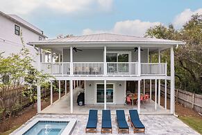 Dolphin Days by Avantstay Pool 0 2mi to Beach