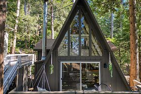A-frame Retreat by Avantstay Modern Interiors 2 Decks Views