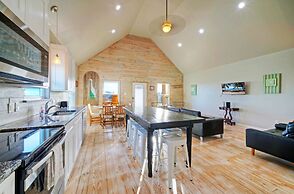 Cooper s Hawk by Avantstay Pool Boat Dock