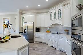 Cobalt Coast by Avantstay 7bdr Steps From Beach