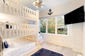 Cobalt Coast by Avantstay 7bdr Steps From Beach