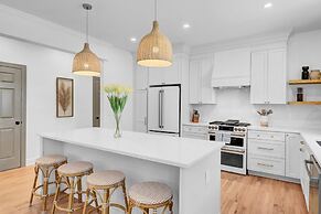 Sand Wedge by Avantstay Right on the Golf Course