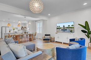 Sand Wedge by Avantstay Right on the Golf Course