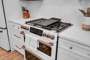 Sand Wedge by Avantstay Right on the Golf Course