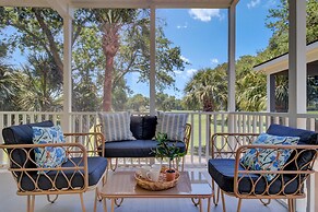 Sand Wedge by Avantstay Right on the Golf Course