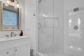 Sand Wedge by Avantstay Right on the Golf Course