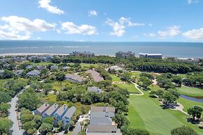 Sand Wedge by Avantstay Right on the Golf Course