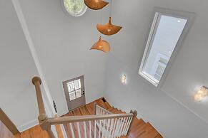 Sand Wedge by Avantstay Right on the Golf Course