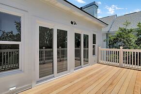 Sand Wedge by Avantstay Right on the Golf Course