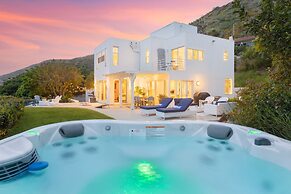 Stardust by Avantstay Views Hot Tub Pool Table