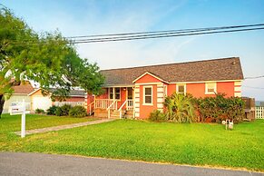 Shore Thing by Avantstay Waterfront Retreat w Private Boat Dock