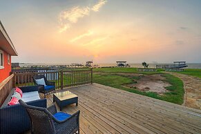 Shore Thing by Avantstay Waterfront Retreat w Private Boat Dock