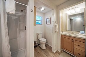 Shore Thing by Avantstay Waterfront Retreat w Private Boat Dock