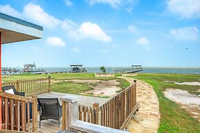 Shore Thing by Avantstay Waterfront Retreat w Private Boat Dock