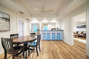 Shore Thing by Avantstay Waterfront Retreat w Private Boat Dock