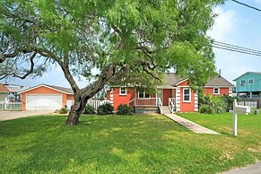 Shore Thing by Avantstay Waterfront Retreat w Private Boat Dock