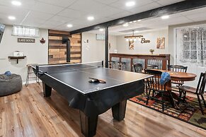 Ridge Retreat by Avantstay Game Room Covered Porch Fire Pit