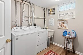 Ridge Retreat by Avantstay Game Room Covered Porch Fire Pit