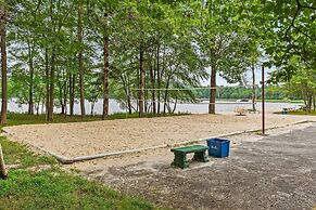 Ridge Retreat by Avantstay Game Room Covered Porch Fire Pit