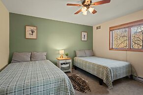 Lake View Chalet by Avantstay Lake Access Deck