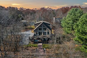 Lake View Chalet by Avantstay Lake Access Deck