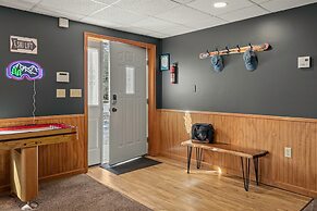 Lake View Chalet by Avantstay Lake Access Deck