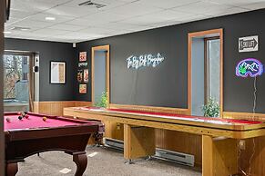 Lake View Chalet by Avantstay Lake Access Deck