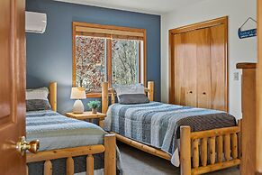 Lake View Chalet by Avantstay Lake Access Deck