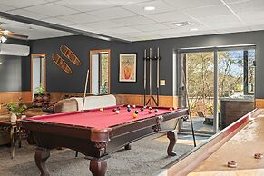 Lake View Chalet by Avantstay Lake Access Deck