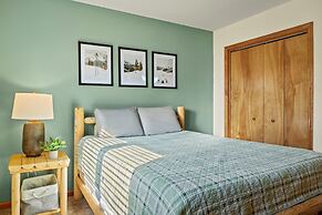 Lake View Chalet by Avantstay Lake Access Deck