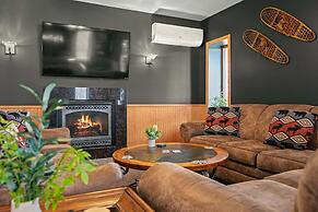 Lake View Chalet by Avantstay Lake Access Deck