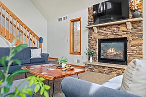 Lake View Chalet by Avantstay Lake Access Deck