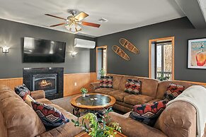 Lake View Chalet by Avantstay Lake Access Deck