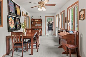 Pocono Lakefront by Avantstay Dock Lake Access