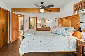 Pocono Lakefront by Avantstay Dock Lake Access