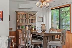 Pocono Lakefront by Avantstay Dock Lake Access