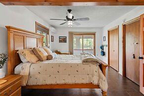 Pocono Lakefront by Avantstay Dock Lake Access