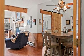 Pocono Lakefront by Avantstay Dock Lake Access