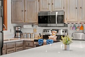 Pocono Lakefront by Avantstay Dock Lake Access