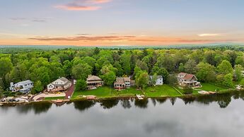Pocono Lakefront by Avantstay Dock Lake Access