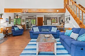 Pocono Lakefront by Avantstay Dock Lake Access