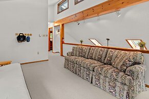 Pocono Lakefront by Avantstay Dock Lake Access