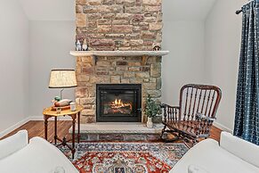 Happy Trails Chalet by Avantstay Sauna Deck Private Community Beach Ac