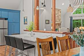 Happy Trails Chalet by Avantstay Sauna Deck Private Community Beach Ac