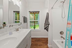 Happy Trails Chalet by Avantstay Sauna Deck Private Community Beach Ac