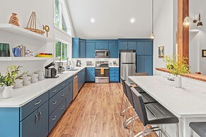 Happy Trails Chalet by Avantstay Sauna Deck Private Community Beach Ac