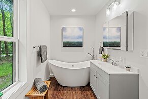 Happy Trails Chalet by Avantstay Sauna Deck Private Community Beach Ac