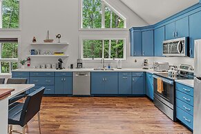 Happy Trails Chalet by Avantstay Sauna Deck Private Community Beach Ac