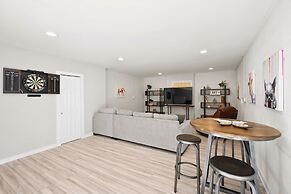 Sun Up Sun Down by Avantstay Pool w Waterfall