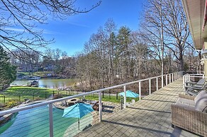 Sun Up Sun Down by Avantstay Pool w Waterfall